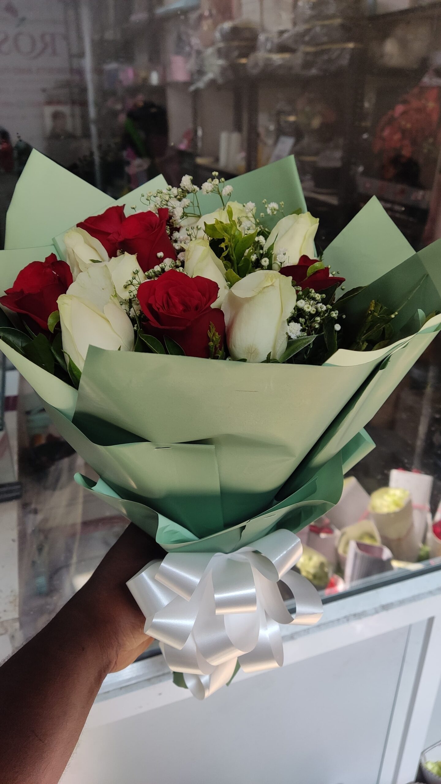 Red & White Roses Bunch