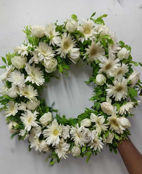 *Serene White Wreath with Green Leaf Twine
