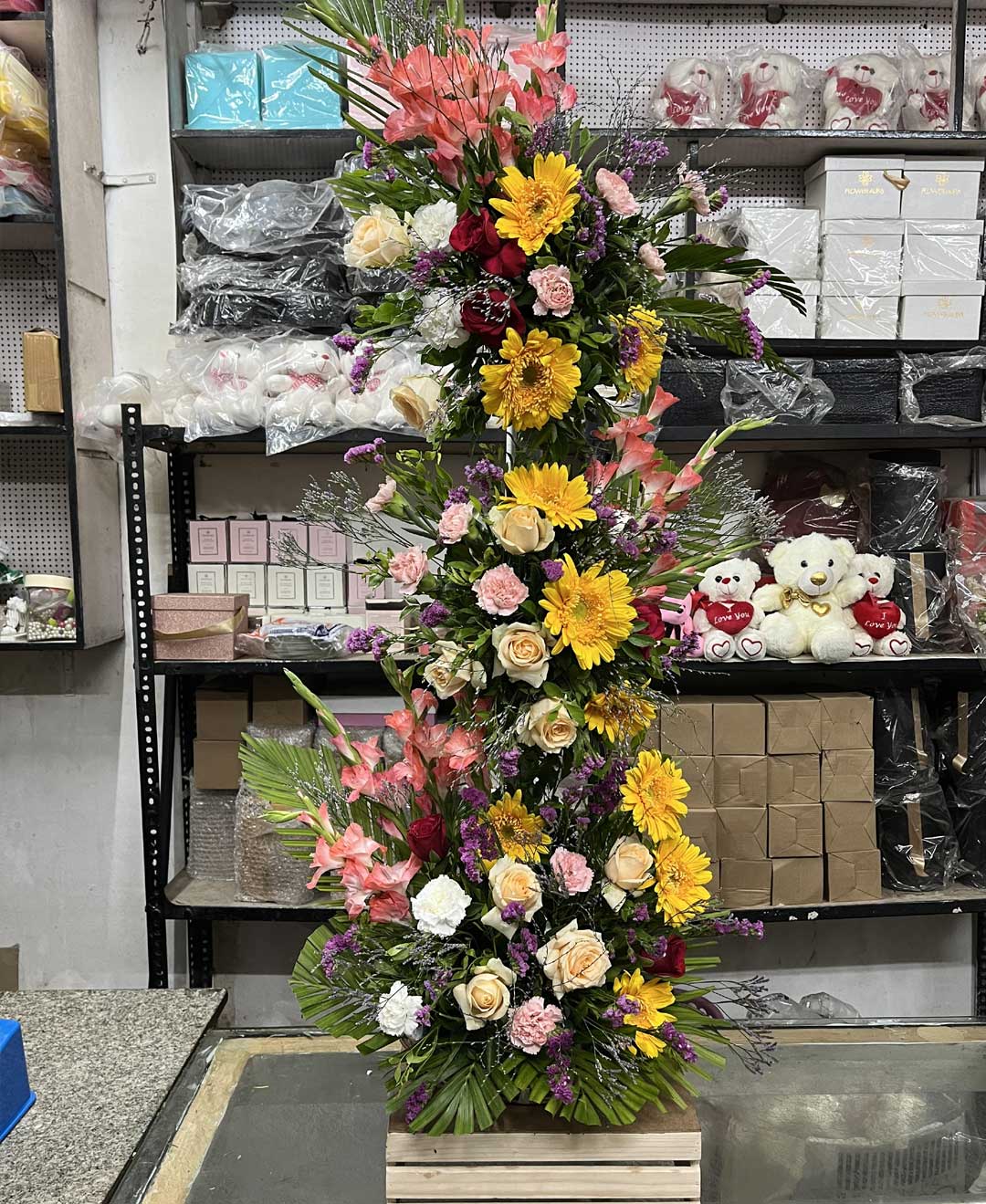 Elegant Shrub-Style Carnation Bouquet